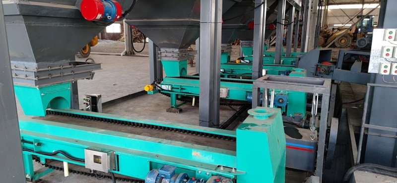 Quantitative weighing batching machine